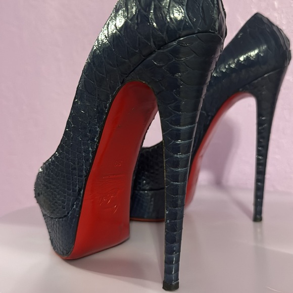 Christian Louboutin Python Snake skin peep toe pumps!! - Picture 2 of 5